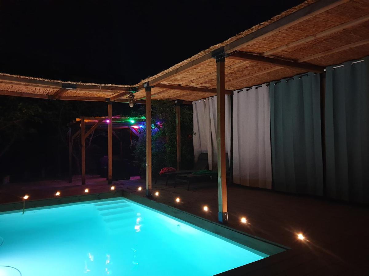Les 2 Droles D'Oiseaux Bed & Breakfast Luc-sur-Orbieu Ngoại thất bức ảnh
