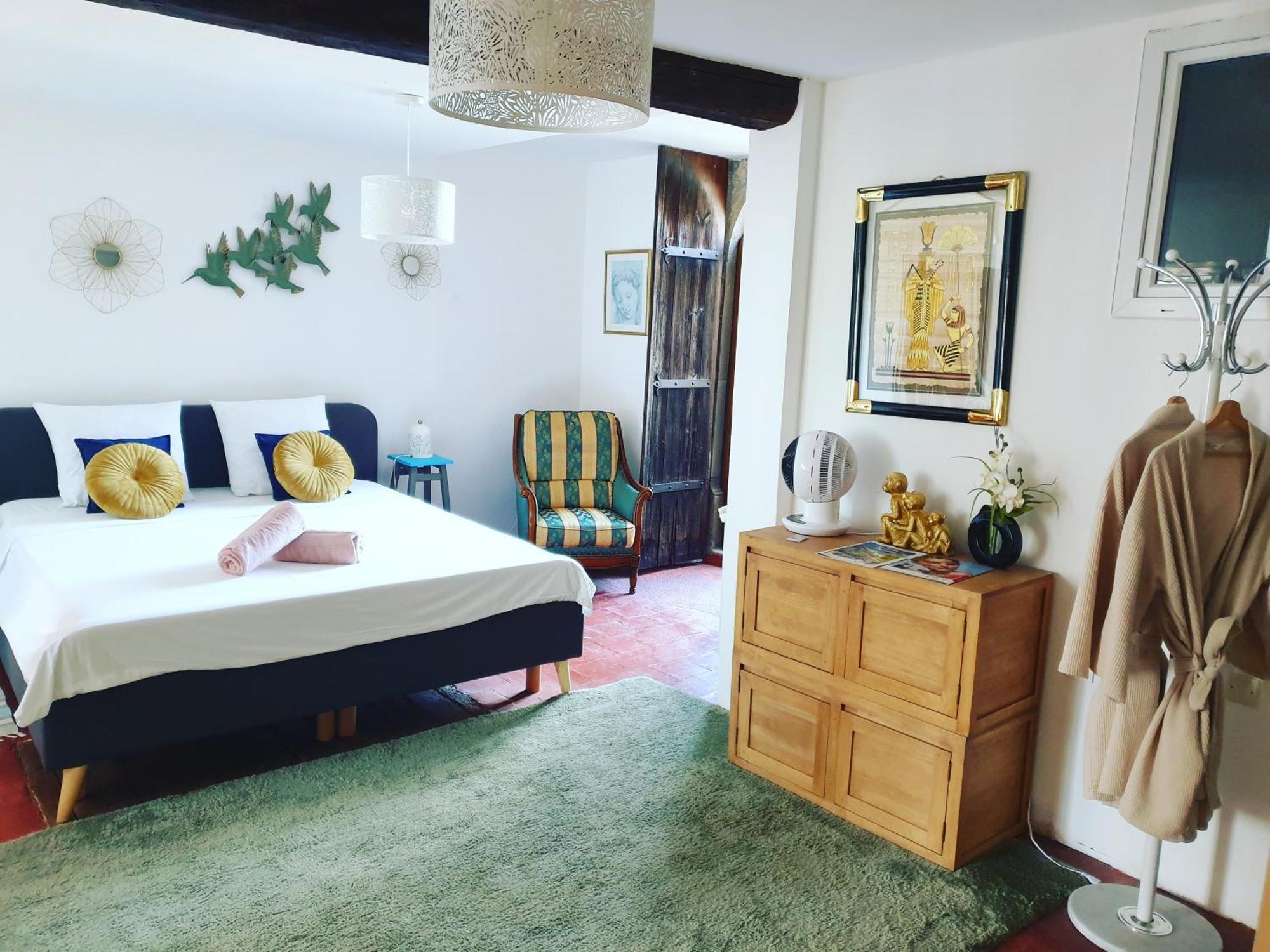 Les 2 Droles D'Oiseaux Bed & Breakfast Luc-sur-Orbieu Ngoại thất bức ảnh