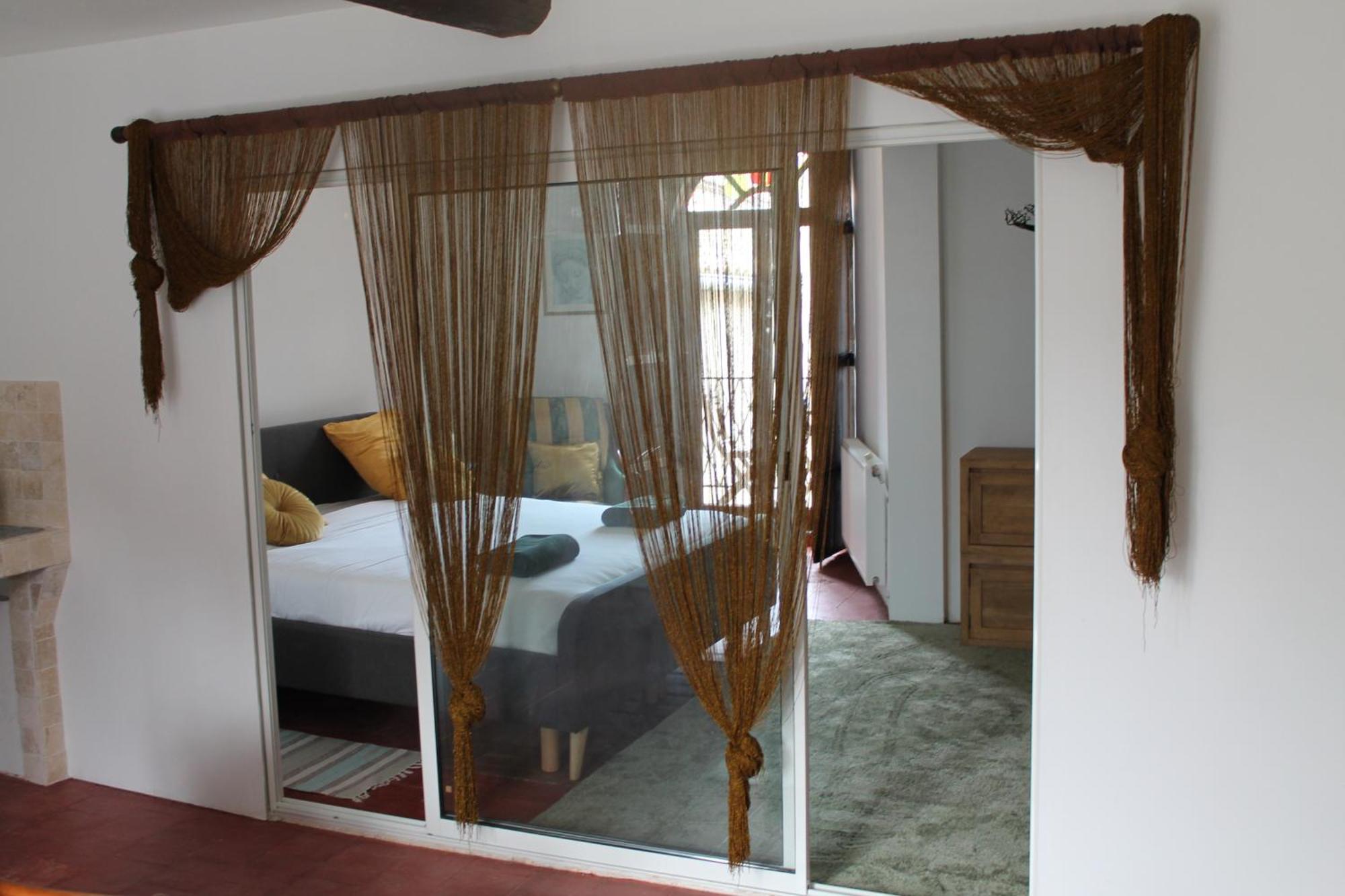 Les 2 Droles D'Oiseaux Bed & Breakfast Luc-sur-Orbieu Ngoại thất bức ảnh