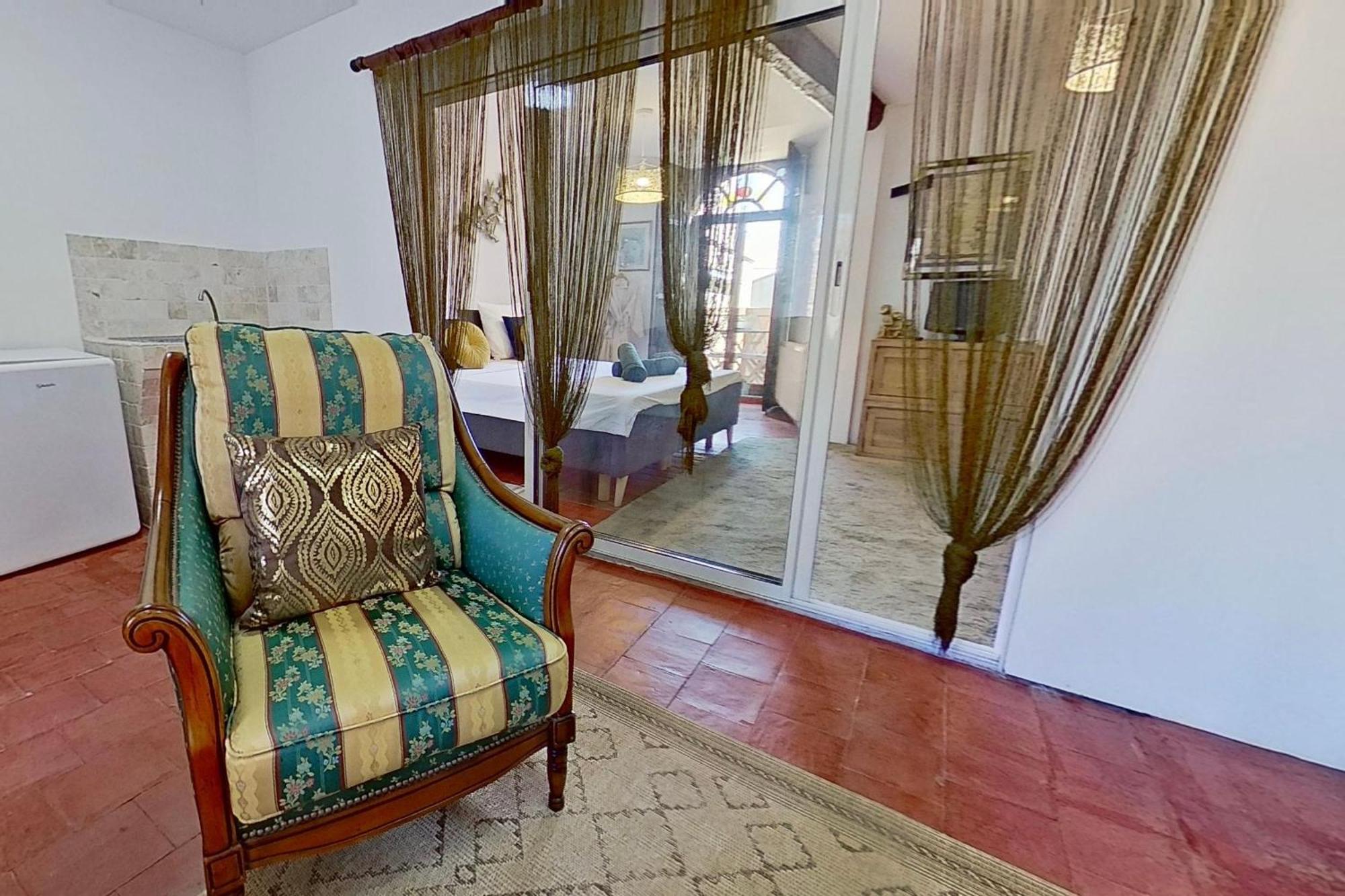 Les 2 Droles D'Oiseaux Bed & Breakfast Luc-sur-Orbieu Ngoại thất bức ảnh
