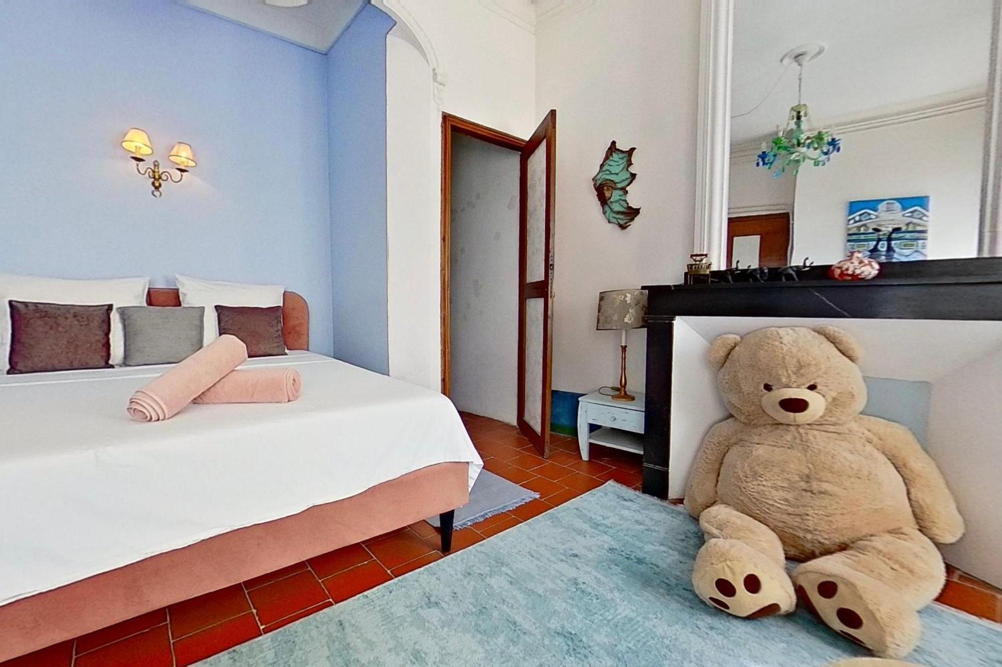 Les 2 Droles D'Oiseaux Bed & Breakfast Luc-sur-Orbieu Ngoại thất bức ảnh